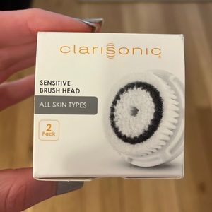 2 Clarisonic sensitive brush heads New in box